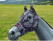 ZEN FEATHERS BLACK WHITE